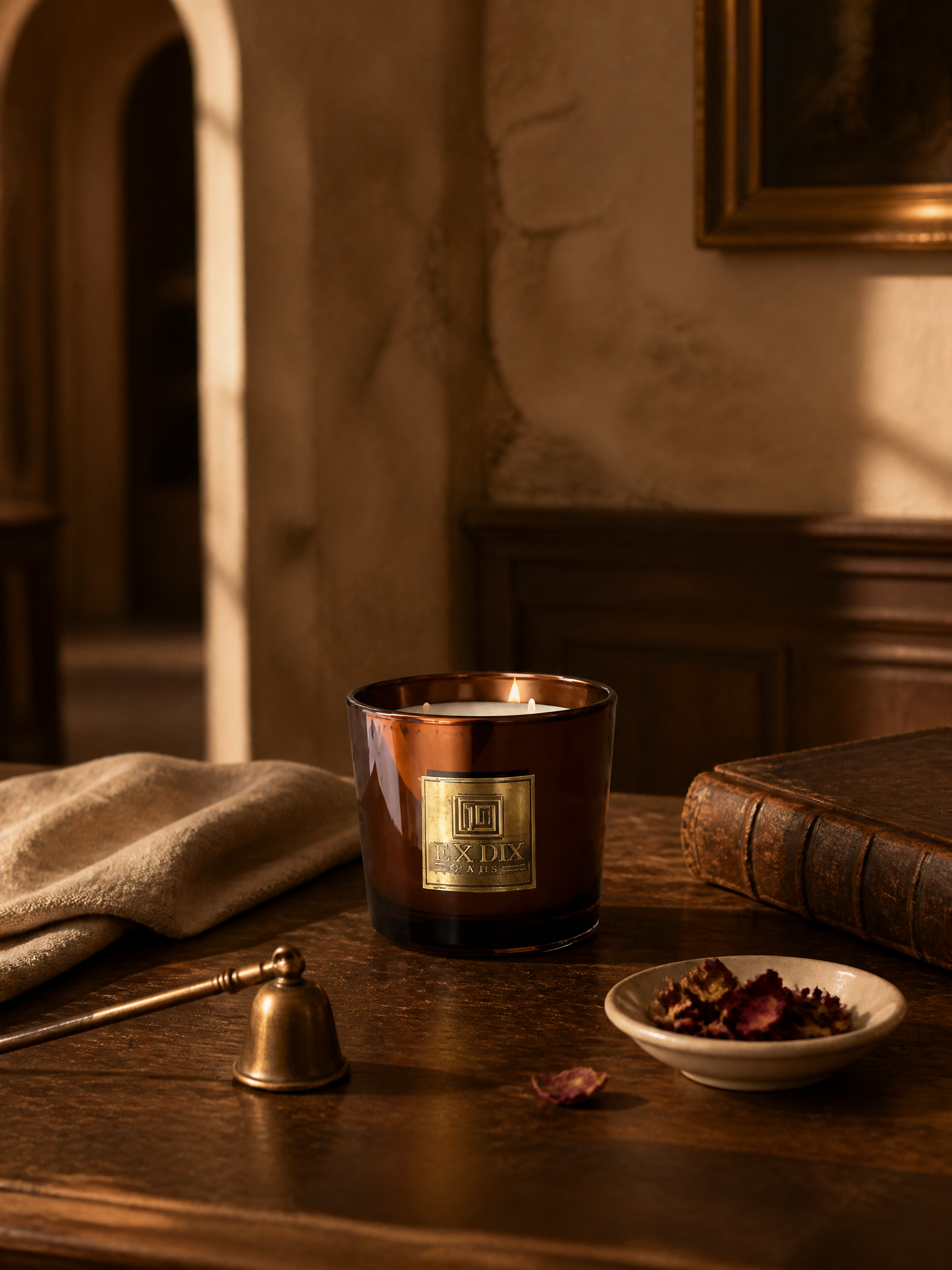 Velorae Essence FORT - S luxury scented rapeseed wax candle in amber glass